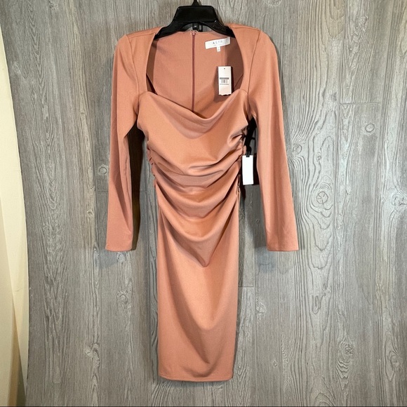 NWT ASTR Virginia square neck shoulder padded ruched bodycon midi dress size S - Picture 2 of 7
